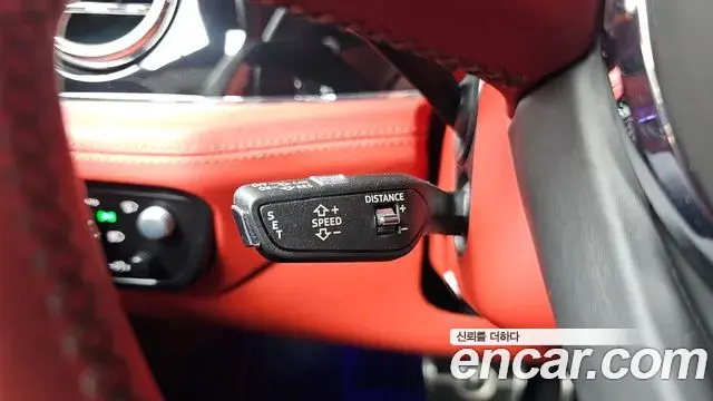 Bentley Bentayga 2023 — Photo 18/36
