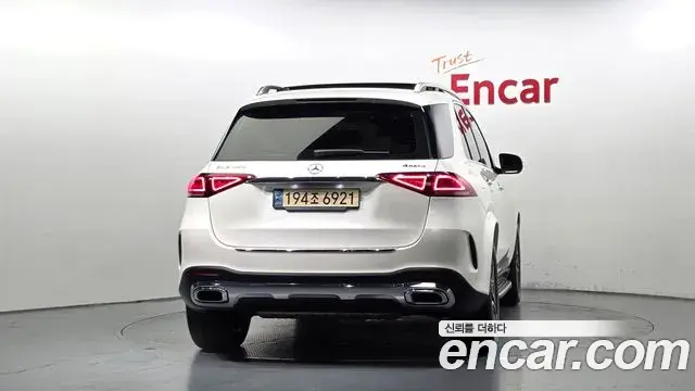 Mercedes-Benz GLE-Class 2021 — Фото 4/20