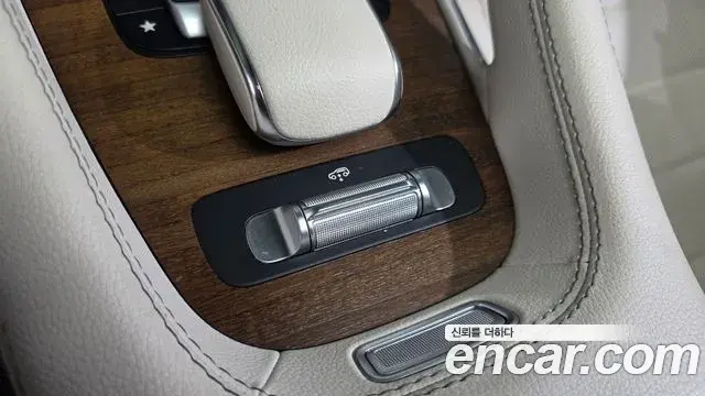 Mercedes-Benz GLE-Class 2021 — Фото 16/20