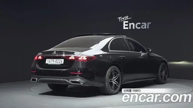 Mercedes-Benz E-Class 2025 — ფოტო 2/20