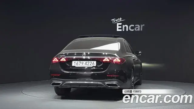 Mercedes-Benz E-Class 2025 — ფოტო 4/20