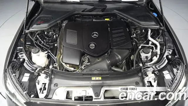 Mercedes-Benz E-Class 2025 — ფოტო 6/20