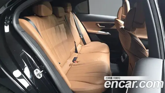Mercedes-Benz E-Class 2025 — ფოტო 11/20