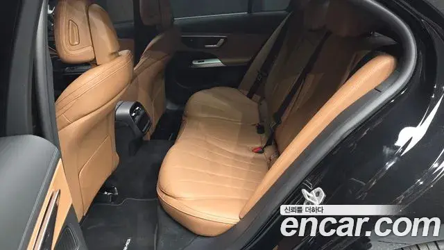 Mercedes-Benz E-Class 2025 — ფოტო 12/20