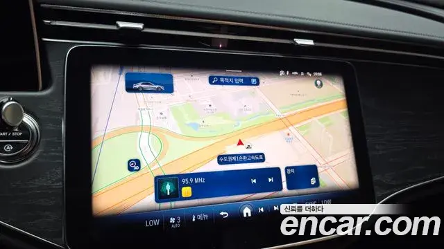 Mercedes-Benz E-Class 2025 — ფოტო 15/20