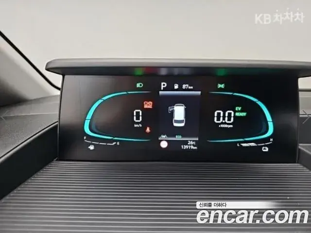 Hyundai Staria 2025 — Фото 4/20