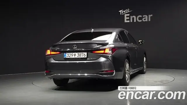 Lexus ES300h 2025 — Şəkil 4/46
