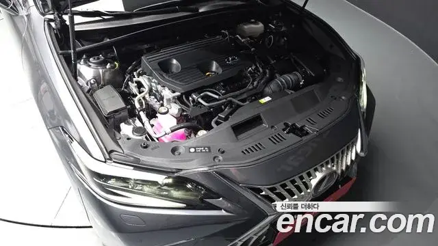 Lexus ES300h 2025 — Şəkil 20/46