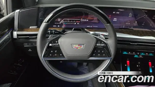 Cadillac Escalade 2025 — Фото 13/20