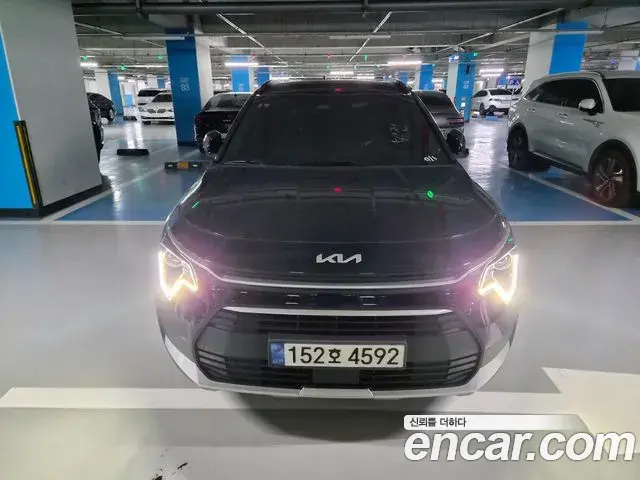 Kia Niro 2022 — ფოტო 4/9