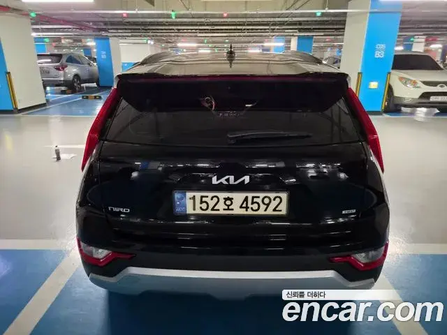 Kia Niro 2022 — ფოტო 5/9
