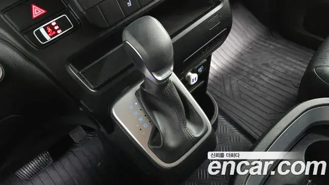 Hyundai Staria 2024 — Фото 9/20