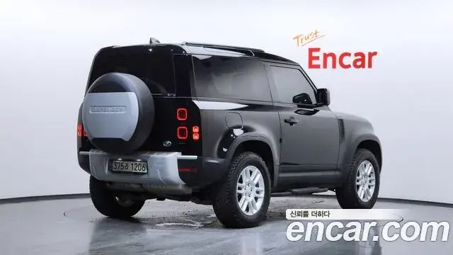 Land Rover Defender 2022 — Фото 2/20
