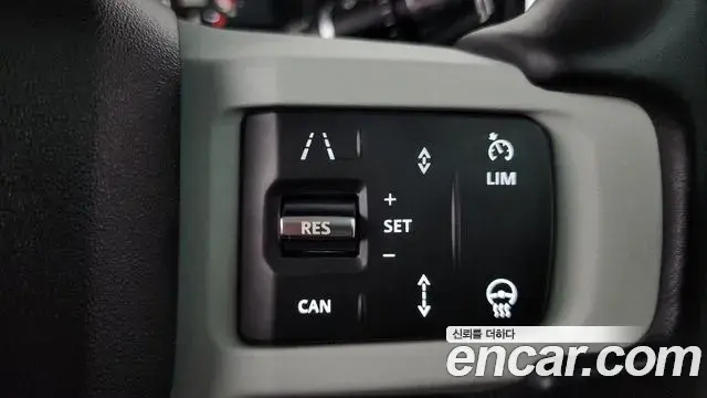 Land Rover Defender 2022 — Фото 17/20