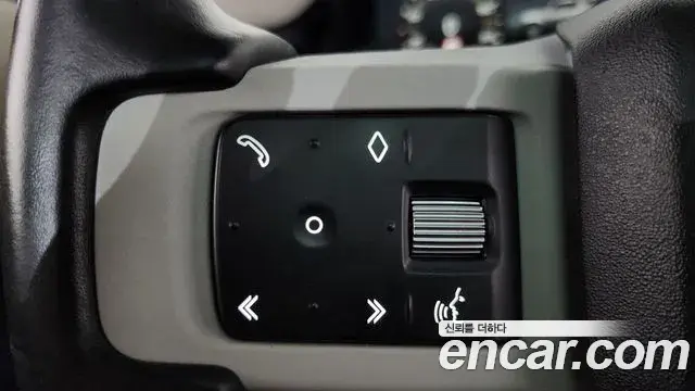 Land Rover Defender 2022 — Фото 18/20
