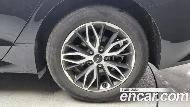 Kia K5 2023 — Photo 1/29