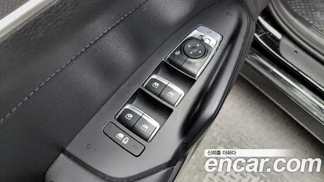 Kia K5 2023 — Photo 9/29
