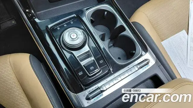 Kia Carnival 2022 — Photo 9/20