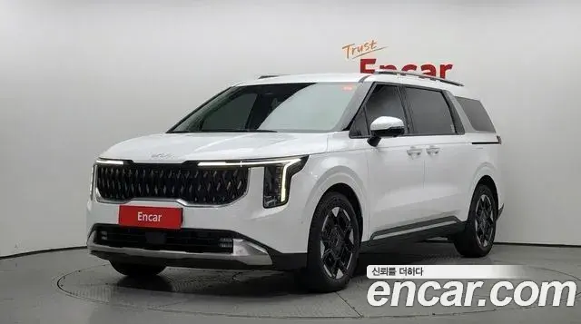 Kia Carnival 2024 — Фото 1/20