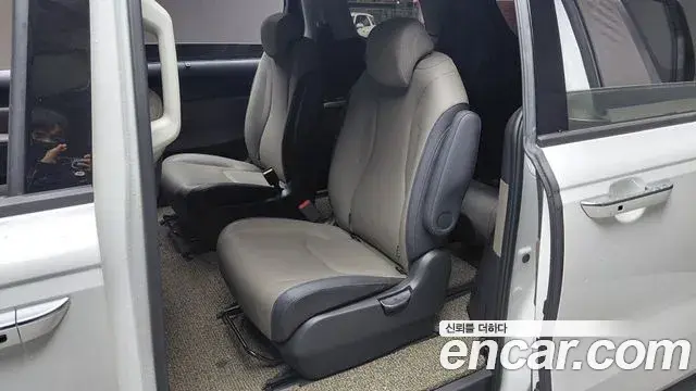 Kia Carnival 2024 — Фото 12/20