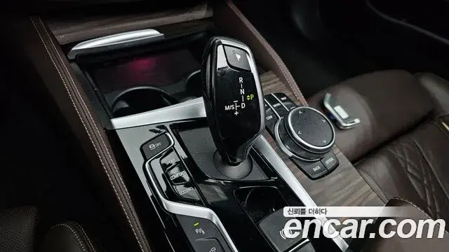 BMW 5 Series 2020 — Фото 9/20