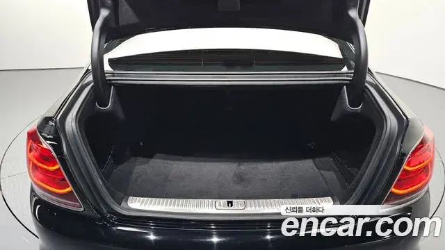 Kia The K9 2018 — Şəkil 16/34