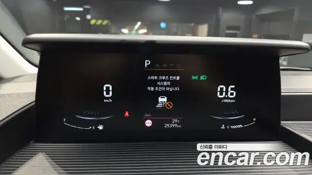 Hyundai Staria 2025 — Фото 8/20