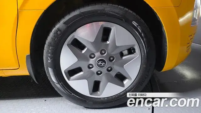 Hyundai Staria 2025 — ფოტო 9/33