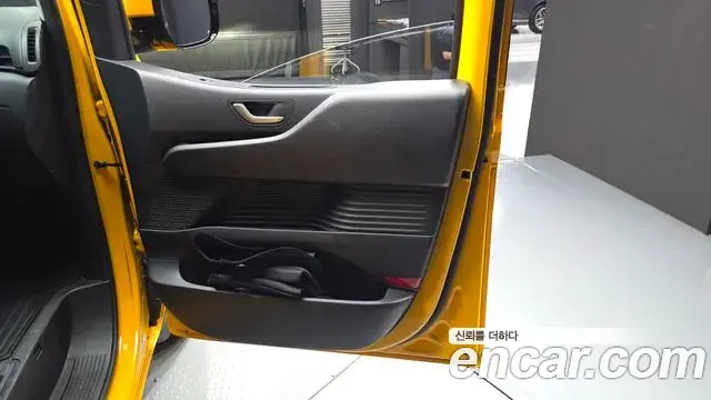 Hyundai Staria 2025 — ფოტო 10/33