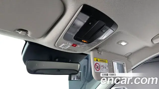 Kia Niro 2022 — Фото 17/20