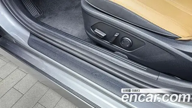 Kia K5 2023 — Şəkil 13/31