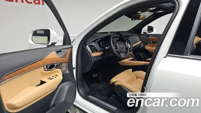 Volvo XC90 2020 — Фото 10/20