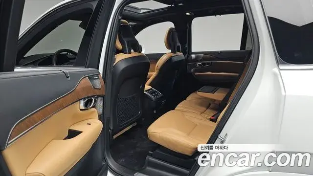 Volvo XC90 2020 — Фото 11/20