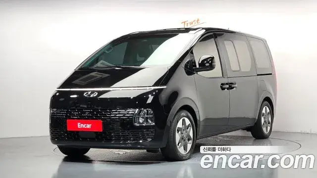 Hyundai Staria 2023 — Фото 1/20