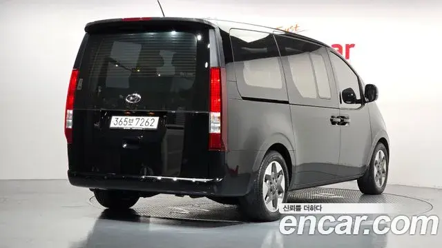 Hyundai Staria 2023 — Фото 2/20