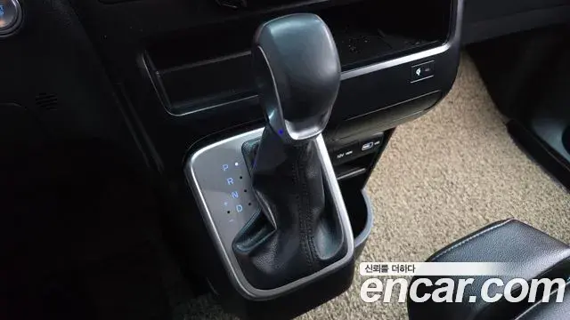Hyundai Staria 2023 — Фото 9/20