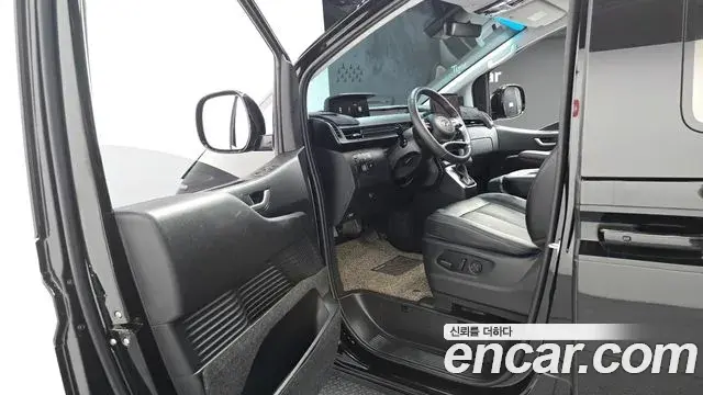 Hyundai Staria 2023 — Фото 10/20