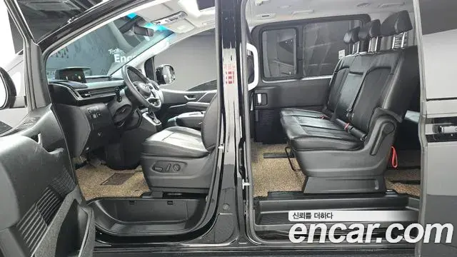 Hyundai Staria 2023 — Фото 12/20
