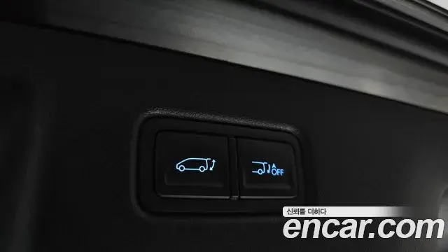 Hyundai Staria 2023 — Фото 16/20