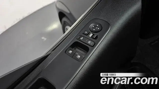 Hyundai Staria 2023 — Фото 19/20