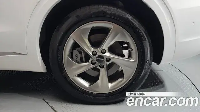 Genesis GV70 2025 — ფოტო 32/33