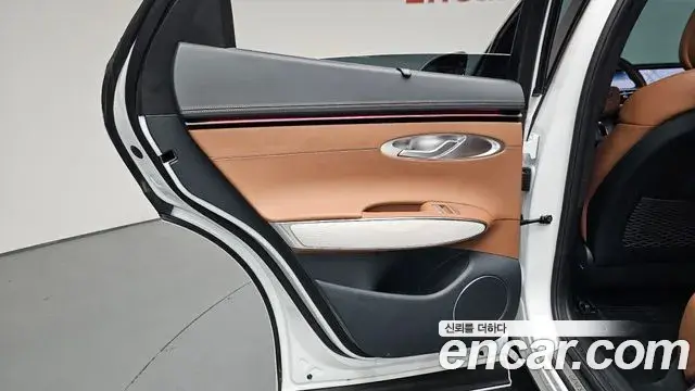 Genesis GV70 2025 — ფოტო 8/33
