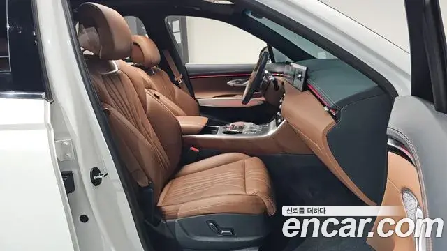 Genesis GV70 2025 — ფოტო 28/33