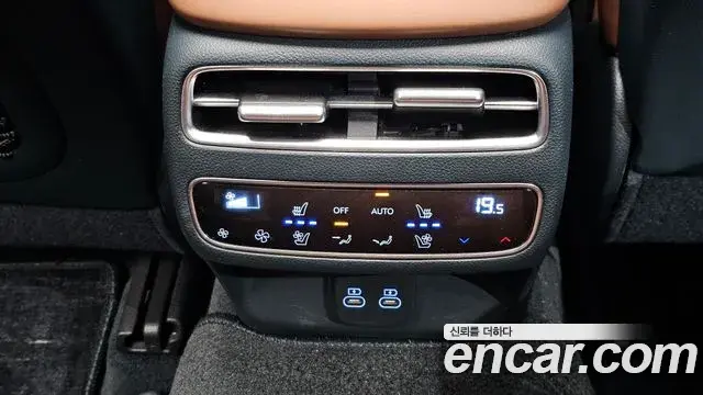 Genesis GV70 2025 — ფოტო 33/33
