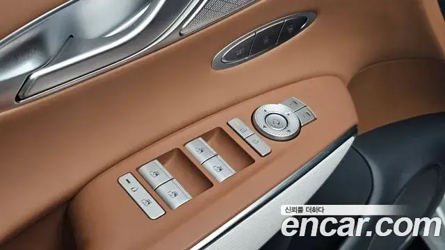 Genesis GV70 2025 — ფოტო 29/33