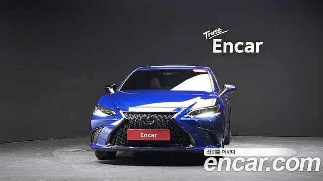 Lexus ES300h 2022 — Şəkil 20/30