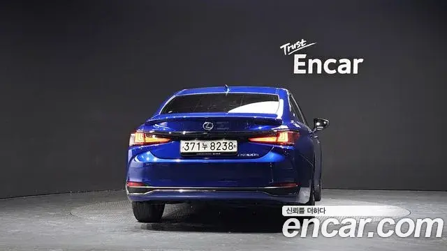 Lexus ES300h 2022 — Şəkil 5/30