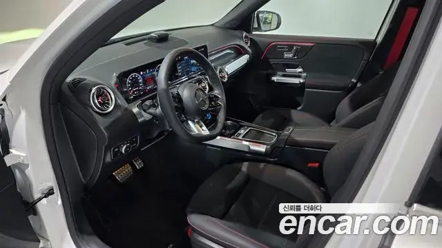 Mercedes-Benz GLB-Class 2026 — Photo 19/20