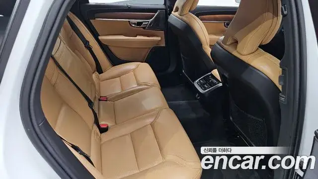Volvo S90 2019 — Photo 19/32