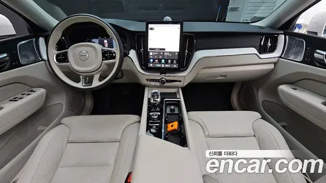 Volvo XC60 2025 — ფოტო 7/38